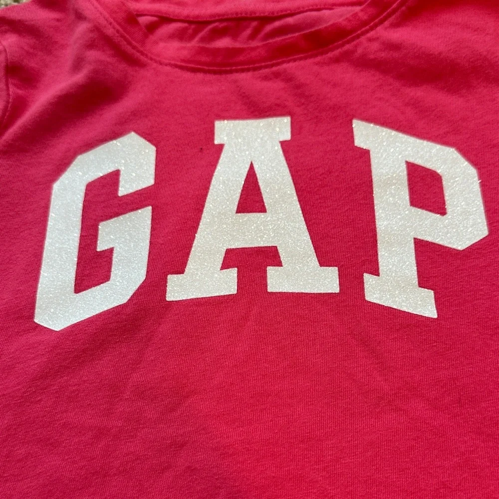 GAP girls size small Bright Pink Short Sleeve Tee with sparkly letters